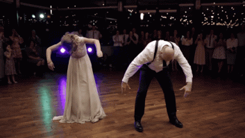 El baile de esta novia y su padre te pondrá de buen humor para toda la semana