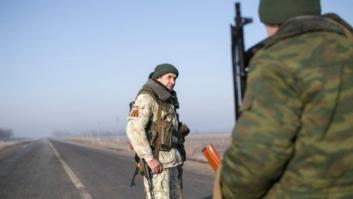 Ucranianos y prorrusos se acusan mutuamente de violar el alto el fuego