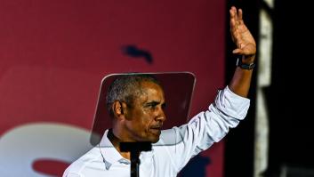 Los Obama alertan de chanchullos: "Hay un motivo por el que alguien está obstaculizando el voto"