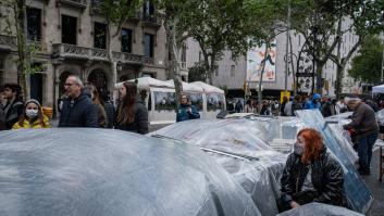 La caída de varias carpas a causa del viento deja cinco heridos en Barcelona