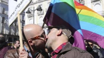 Besada en la Puerta del Sol en contra de la homofobia (FOTOS)