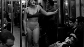 La modelo Iskra Lawrence se queda en ropa interior en el metro para fomentar la autoestima