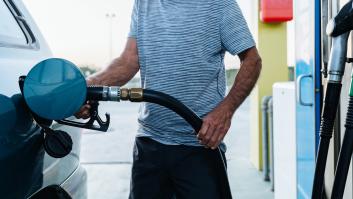 El descuento de 20 céntimos en la gasolina, en riesgo justo el día que las estaciones marcan precios récord