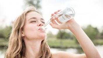 Cómo, cuánto y por qué hay que beber agua: las claves para mantenerse bien hidratado