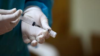La cuarta dosis para los mayores de la vacuna contra la covid, aún en el aire