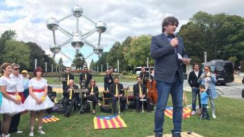 Cachondeo con esta imagen de Puigdemont en Bruselas: la clave está a la izquierda