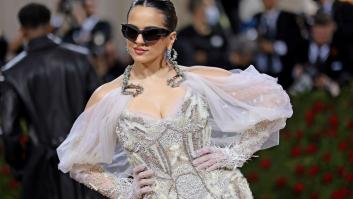 Rosalía sorprende posando en ropa interior para la marca de fajas de Kim Kardashian