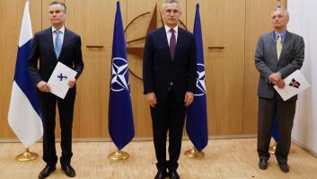 Finlandia y Suecia entregan a la OTAN su solicitud de adhesión y dejan una imagen para la historia