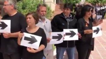 Trabajadores de RTVE le enseñan la salida al presidente José Antonio Sánchez