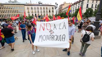 Unas 300 personas se manifiestan en Madrid contra la monarquía y la vuelta de Juan Carlos I