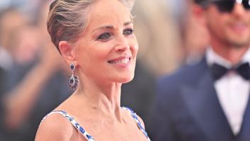 Sharon Stone deslumbra a los 64 años en la alfombra roja de Cannes