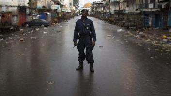 Sierra Leona ordena tres días de confinamiento nacional por el ébola