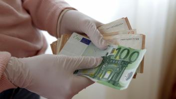 La mitad de los españoles tiene miedo a contagiarse si paga en efectivo