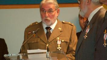 Fernando Reinlein: “Vendría bien que el rey dijera que las Fuerzas Armadas están a las órdenes del Gobierno”