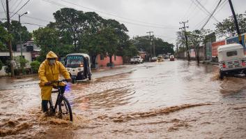 Al menos 11 muertos y 21 desaparecidos tras la llegada del huracán 'Agatha' a México