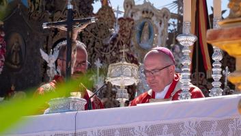 El obispo de Huelva indigna con su discurso político durante el Rocío en plena campaña andaluza