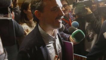 Los diputados de Podemos ratifican el cese de López por un voto de diferencia