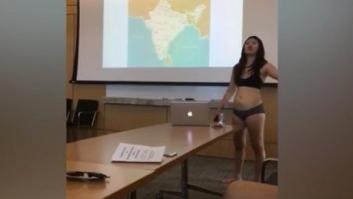 Una estudiante se desnuda en contra de los comentarios de una profesora por su ropa