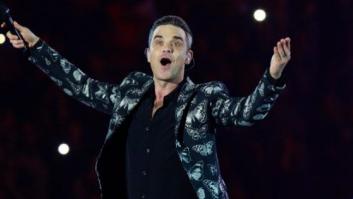 Robbie Williams se toma con humor las críticas por desinfectarse las manos tras tocar a unos fans
