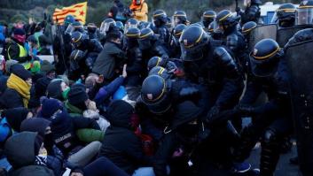 Los manifestantes cortan la AP-7 en Girona y colapsan la frontera con Francia en Irún