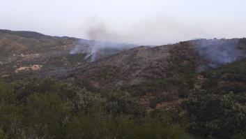 Un incendio forestal amenaza el paraje natural de Pozoblanco (Córdoba)
