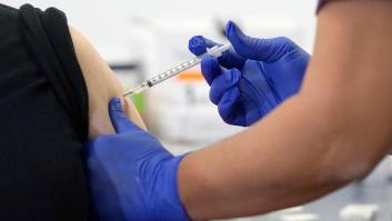Los primeros vacunados en España serán una persona mayor y un trabajador de una residencia
