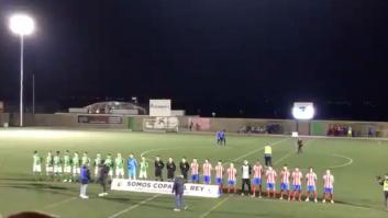Un equipo de Tercera pone el himno de España franquista durante un partido de Copa del Rey
