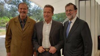 Cachondeo con esta foto de Rajoy con Arnold Schwarzenegger