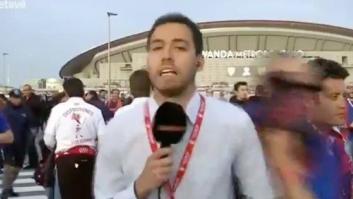 Un reportero de Betevé es atacado en una conexión durante la Copa del Rey