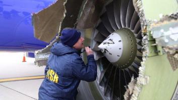 Muere una pasajera de un avión al ser succionada tras a la explosión de un motor en pleno vuelo