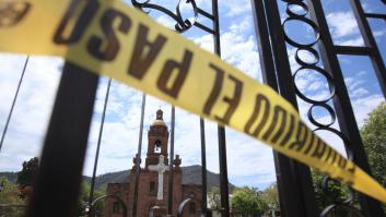 Recuperan los cuerpos de los dos jesuitas y el guía turístico asesinados en una iglesia en México