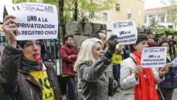 Justicia paraliza la "privatización" del Registro Civil impulsada por Gallardón