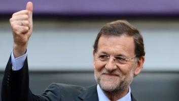 Del máster de Cifuentes, Rajoy no dice ni mú. Pero del fútbol...