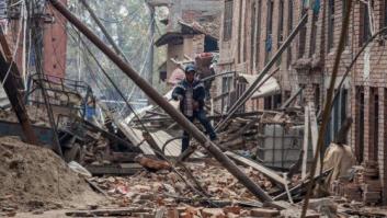 Las muertes por el terremoto de Nepal superan las 2.500