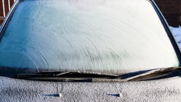 Qué hacer y qué no hacer para eliminar el hielo del parabrisas