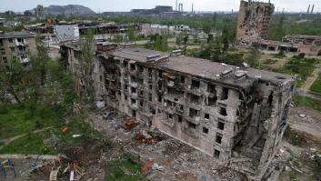 Ucrania denuncia el hallazgo de una nueva fosa común en Mariúpol con más de un centenar de cadáveres