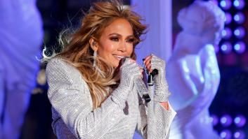 Jennifer Lopez deja planchado a un seguidor que la acusa de operarse: 