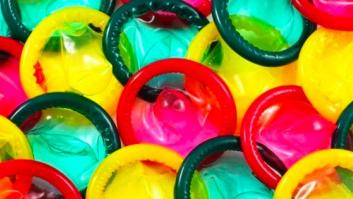 El peligroso reto de inhalar condones resurge entre los adolescentes