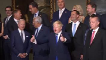Muy pocos se dieron cuenta: lo que pasó en el Prado tras este gesto de Boris Johnson durante una foto