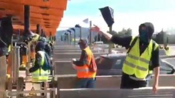 Los CDR quitan las barreras de un peaje de la AP-7 en Barcelona para que la gente no pague