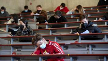 Frío, aglomeraciones y miedo al contagio en la Universidad