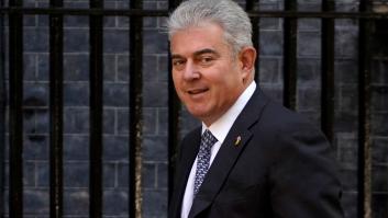 El jueves también pinta mal para Johnson: dimiten los ministros de Seguridad y el de Irlanda del Norte