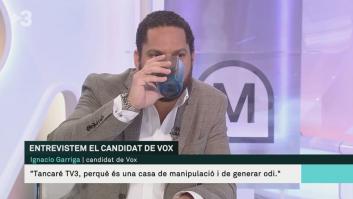 El momento 'tierra trágame' del candidato de Vox a la Generalitat: ni el trago de agua le salva