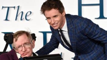 Eddie Redmayne recuerda a Stephen Hawking como el hombre más divertido que ha conocido