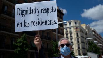 Madrid quiere cobrar casi 400 euros a una mujer que dejó la residencia en lo peor de la pandemia