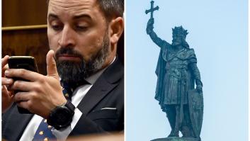 A Abascal le da algo: así ha amanecido la estatua del rey Pelayo en Gijón