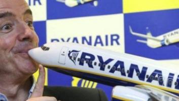 Ryanair amenaza con endurecer su política de equipaje a bordo si los pasajeros siguen abusando