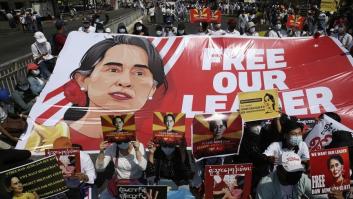 Suu Kyi comparece ante la justicia militar sin preaviso y un día antes de lo previsto