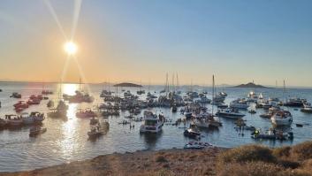La polémica macrofiesta en el Mar Menor, la 'puntilla' que las autoridades murcianas ven "razonable" en un ecosistema dañado