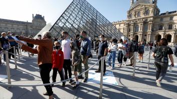 Todo mal: la imagen de la reapertura del Louvre que es para llevarse las manos a la cabeza